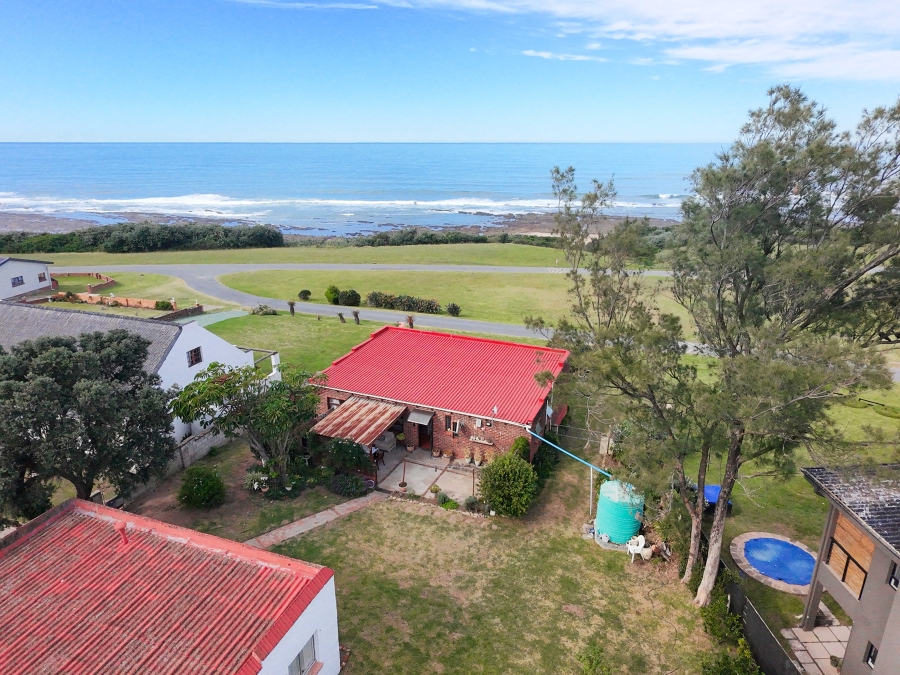 3 Bedroom Property for Sale in Winterstrand Eastern Cape
